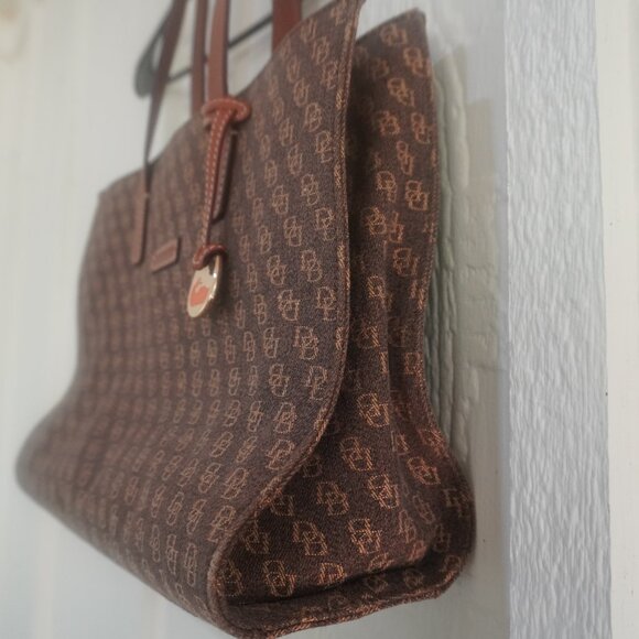 Classic Vintage Dooney & Bourke Monogram Tote - Excellent Condition! - Picture 15 of 16